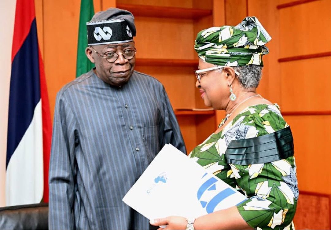 moore_ojo's tweet image. President @officialABAT received in audience the Director-General of the World Trade Organization, Ngozi Okonjo-Iweala, during her visit to the President at the Presidential Villa.

#VillaToday