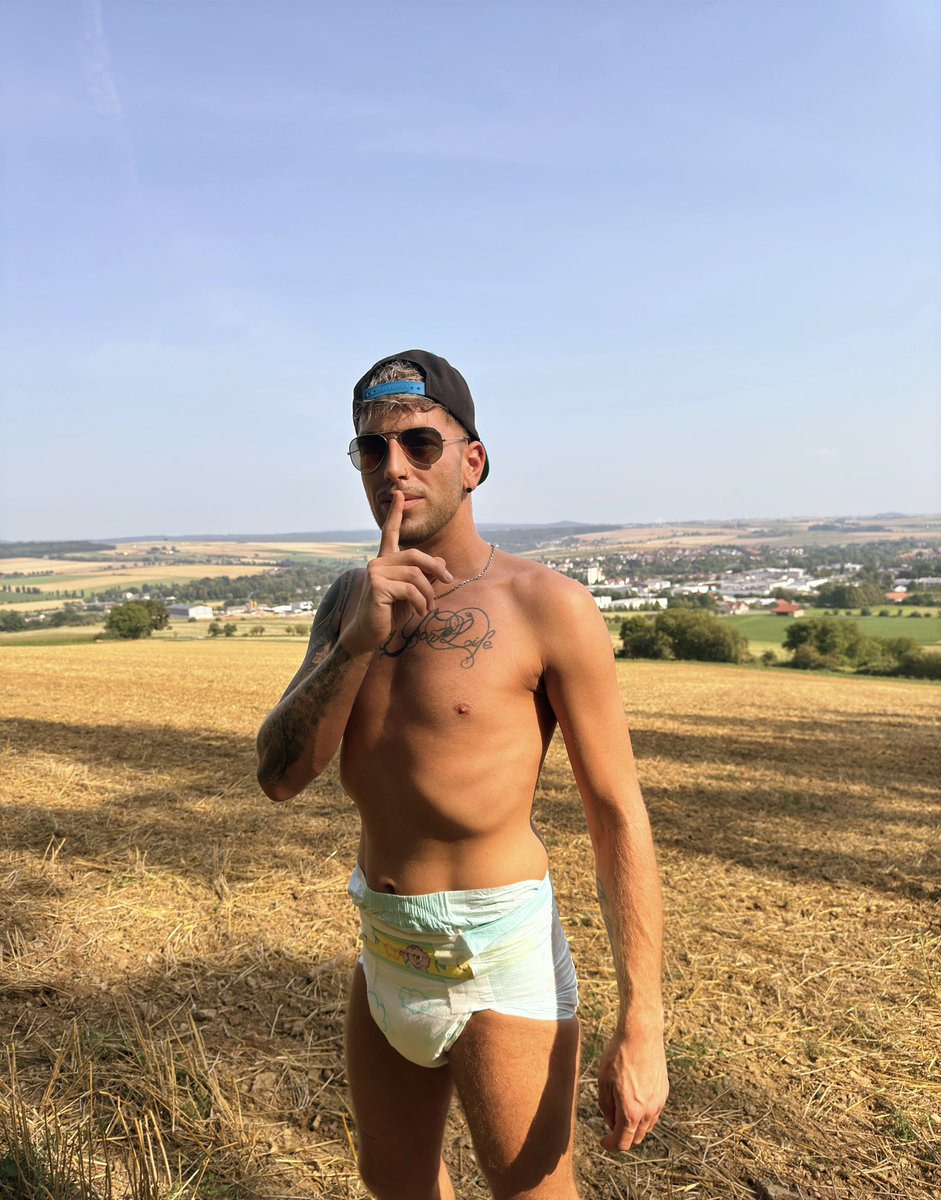 what a damn hot day 🫣🔥
#abdl #abdlboy #abdlgay #abdlbabyboy #ageplaylitte