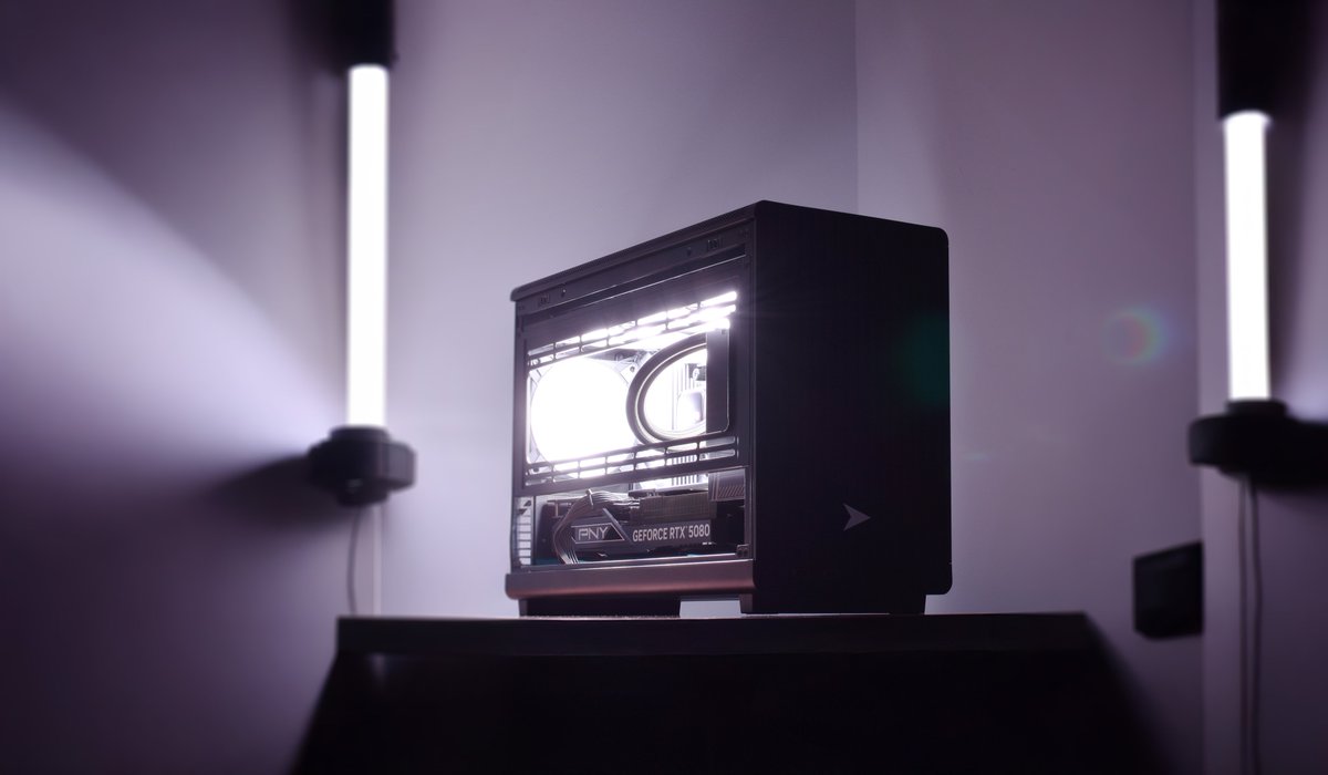 The micro tower Raptor Z55 is our #BuildoftheWeek. Check out this shining star to learn why <a href="/PCMag/">PCMag</a> chose it as their most recent Editors Choice. velocitymicro.com/raptor-z55-gam…