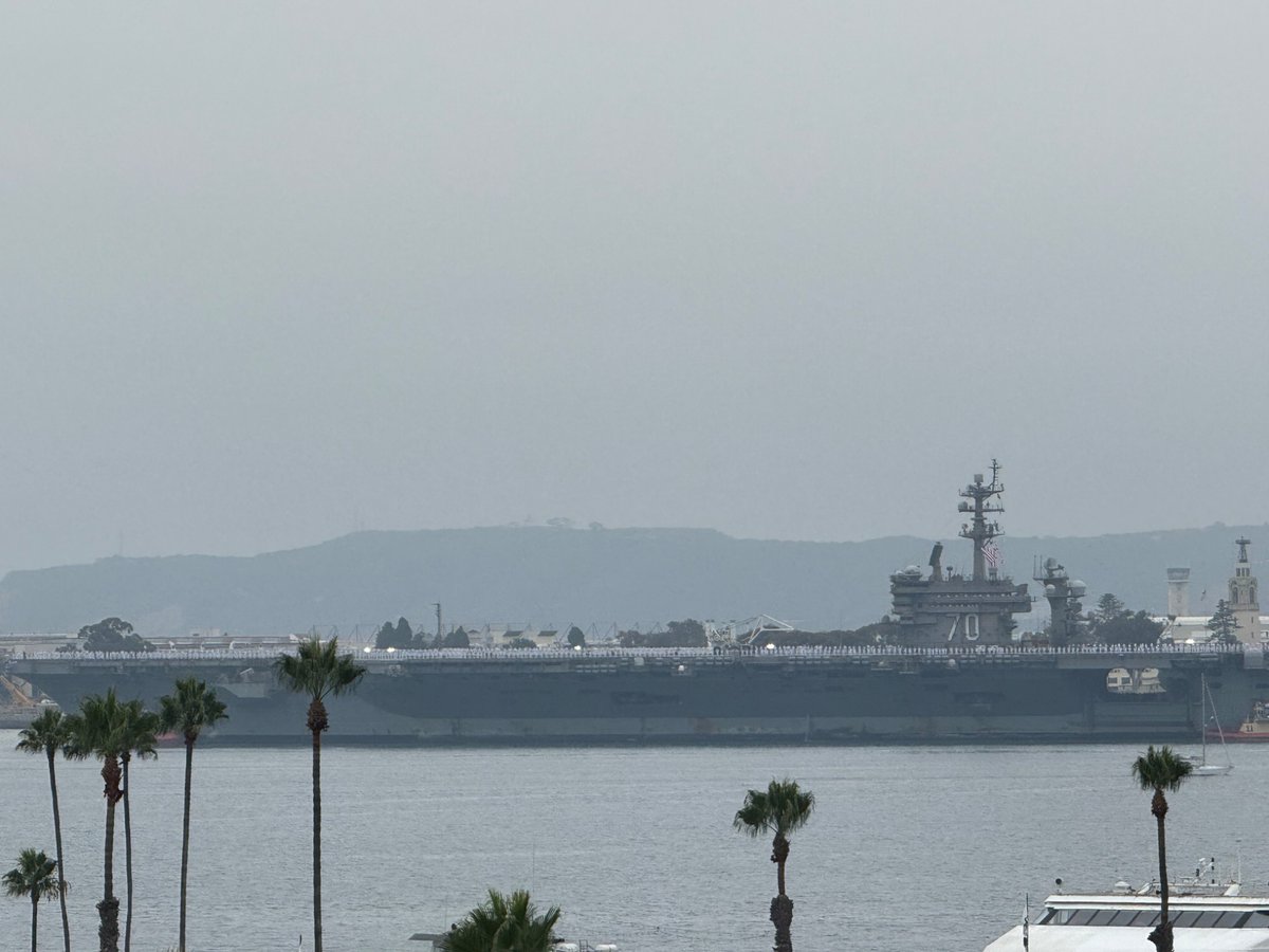 One of my favorite sights brought me to tears… the way they stand around the deck in their fresh uniforms as they come home from deployment brings me so much love. So many never come home. Welcome home USS Carl Vinson ⚓️🇺🇸❤️