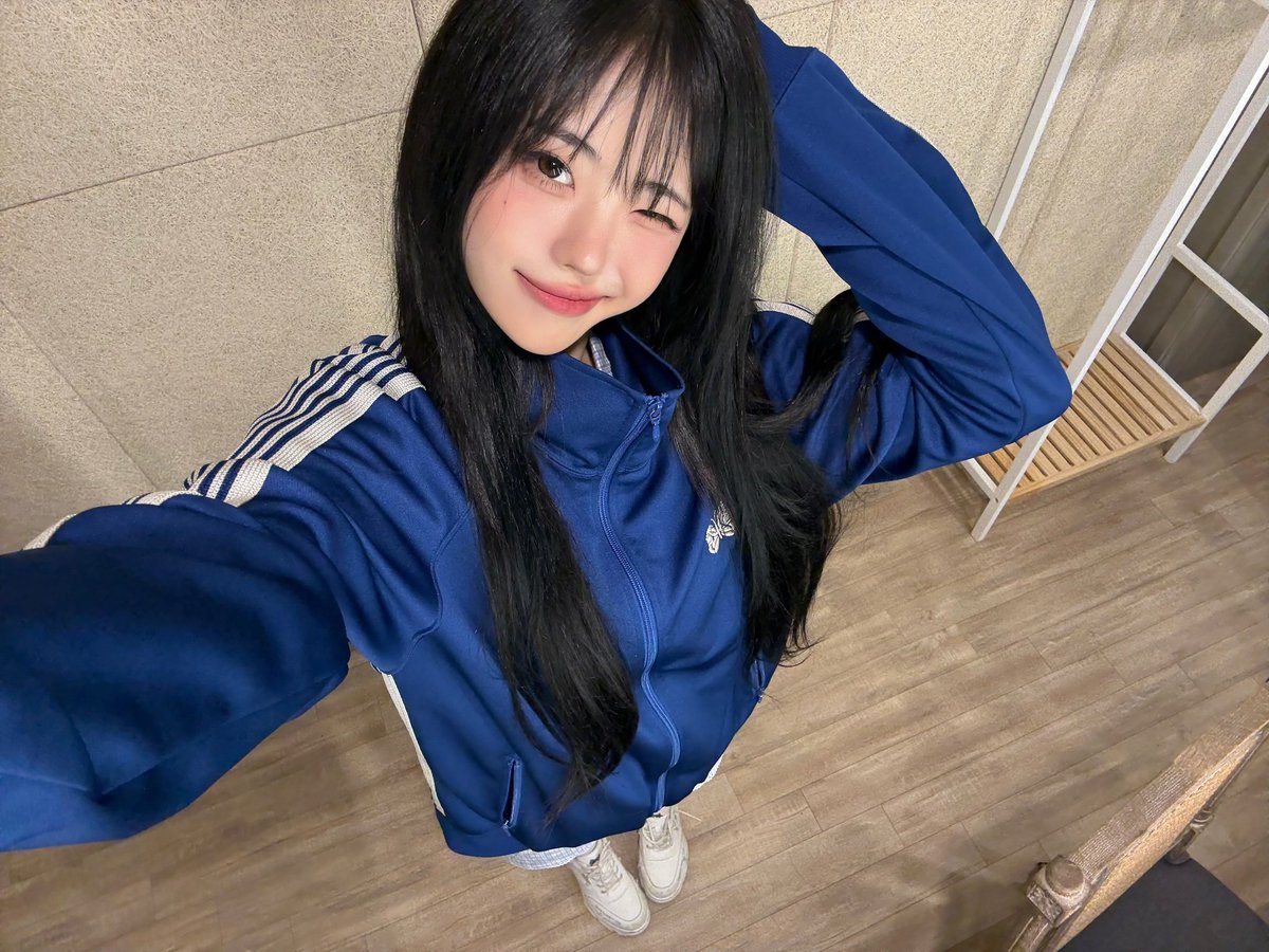 250815 QWER 위버스 #히나 💙

나 보고싶을까봐💙(나는 위게들 보고시픔.)
다들 잘자앙

#QWER #HINA #ひな #냥뇽녕냥 #장나영