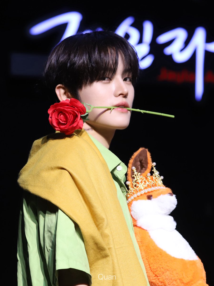 250814
👑🌹🦊

 #전민욱  #JEONMINWOOK 
#클로즈유어아이즈 #CLOSEYOUREYES