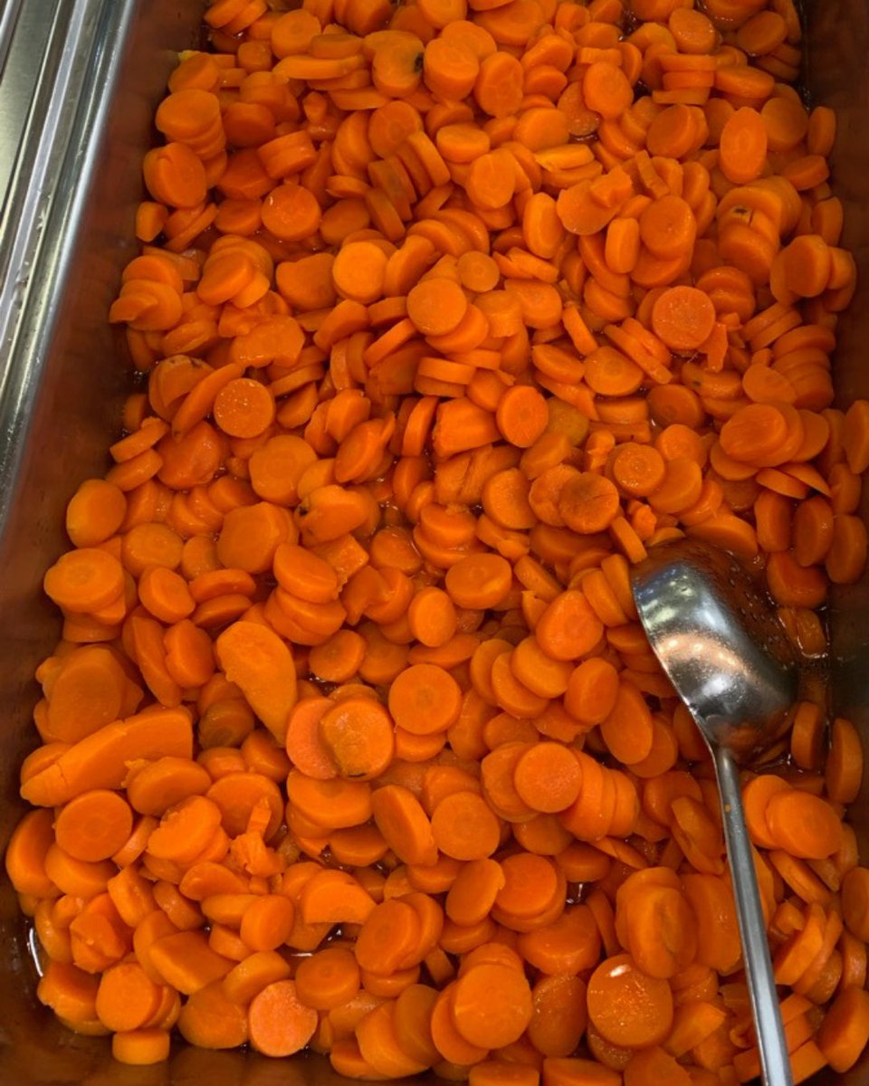 gwd50meals's tweet photo. Today at Westview Middle and @EmeraldGwd50, hibachi steak was made fresh for our students. 🥩 🍽️ Served with carrots, rice, and an egg roll for a delicious lunch. 🥕 🍚 🥟 👏 

📸 Tonya Bowie &amp; Ruby Ward 

@gwd50schools #weareD50 #Greenwoodsc #GreenwoodSouthCarolina #Greenwood https://t.co/EmdjITSUI4