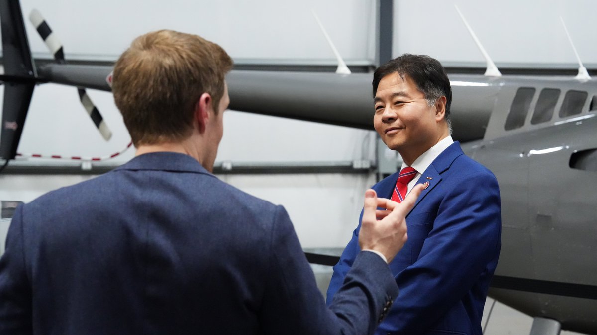 skyryse's tweet photo. Thank you to our hometown Congressman @RepTedLieu for visiting Skyryse.

Congressman Lieu is an Air Force veteran and leader in AI issues on Capitol Hill. It was an honor to showcase how our SkyOS technology is powered by Deterministic AI, and spotlight the progress we’re making on SkyOS configuration on the Black Hawk, enhancing pilot safety within the military.