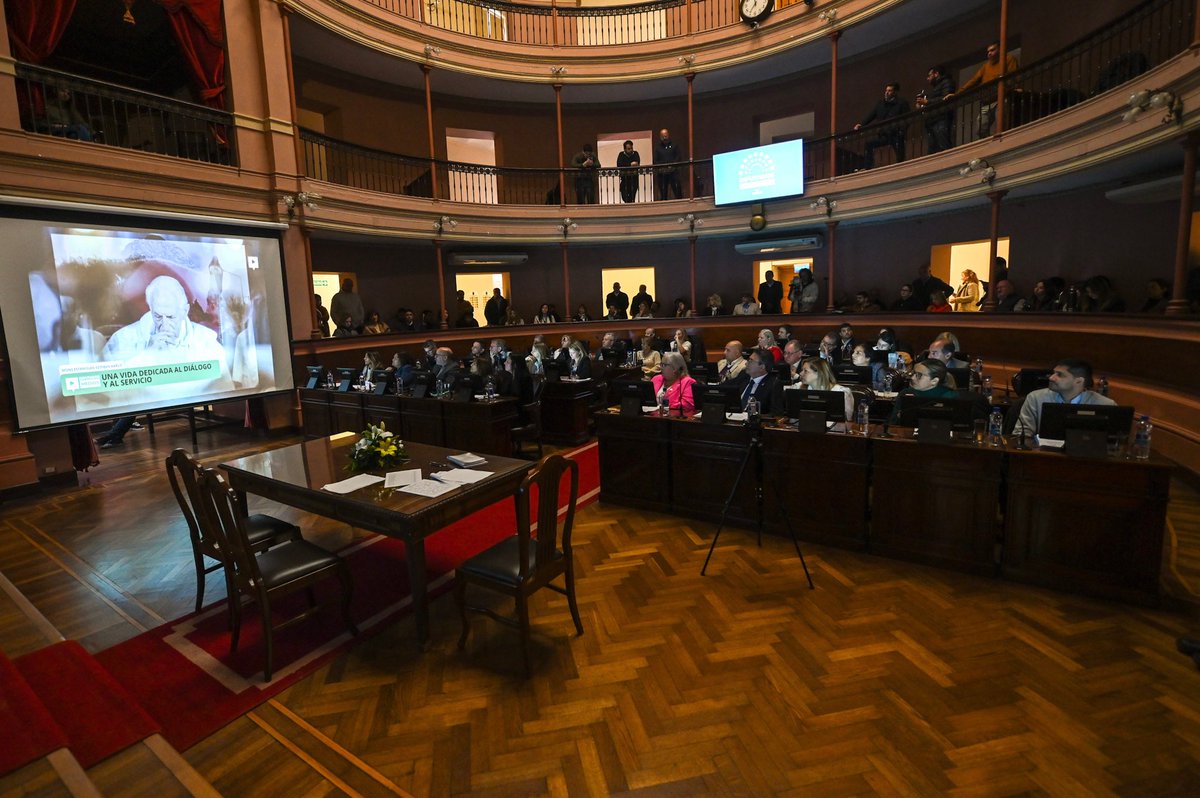 diputadoser's tweet photo. 🏛️ También se aprobaron:

✅ La donación de un inmueble a la UNER donde funciona la Facultad de Ciencias Económicas.

✅ La modificación de la Ley de Mancomunidades entrerrianas.

✅ La ratificación del decreto que declara área natural protegida al Establecimiento Les Amis. https://t.co/OGg4hmQzKd