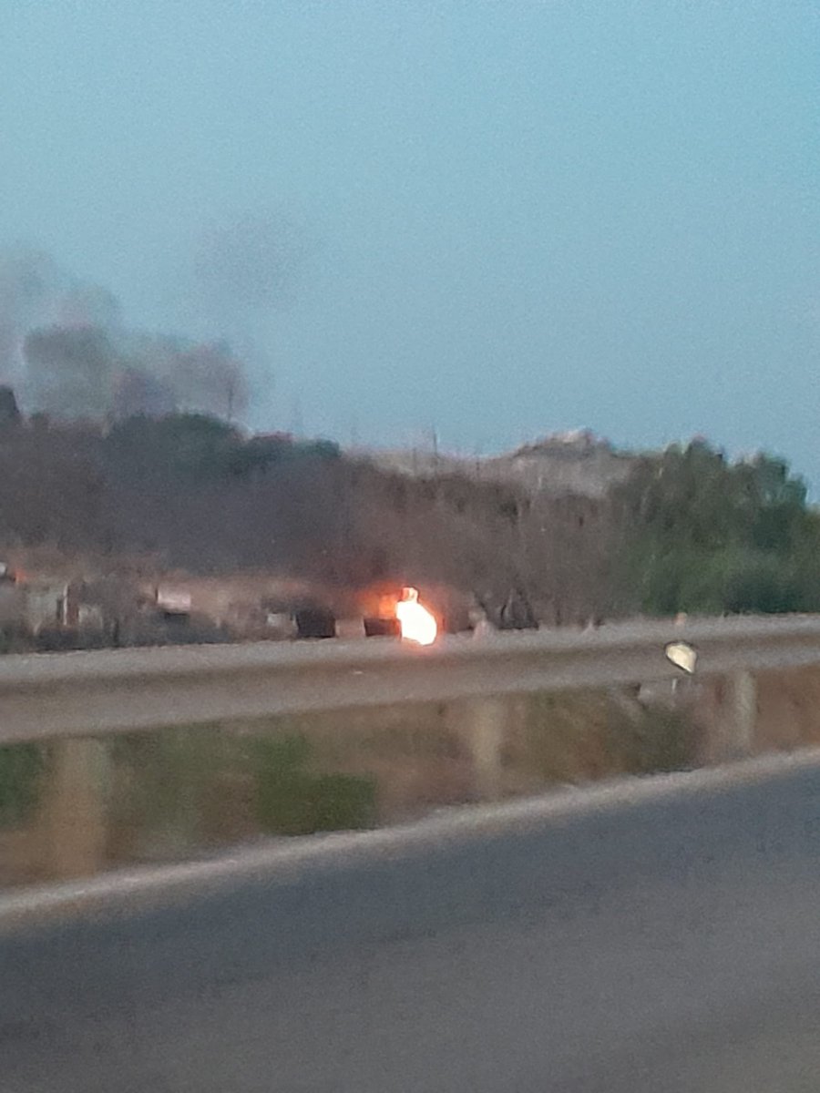 VecinosSoliva's tweet photo. Estamos cansados de estar CADA DÍA y CADA HORA con las quemas ilegales de chatarra de #LosAsperones y soportar el humo tóxico sin poder abrir una ventana o andar por #Soliva Ayuntamiento @malaga 

⚠️Queremos una solución YA ⛔️

Por #salud y por el #MedioAmbiente debéis actuar YA https://t.co/Y3FLsBhHXG