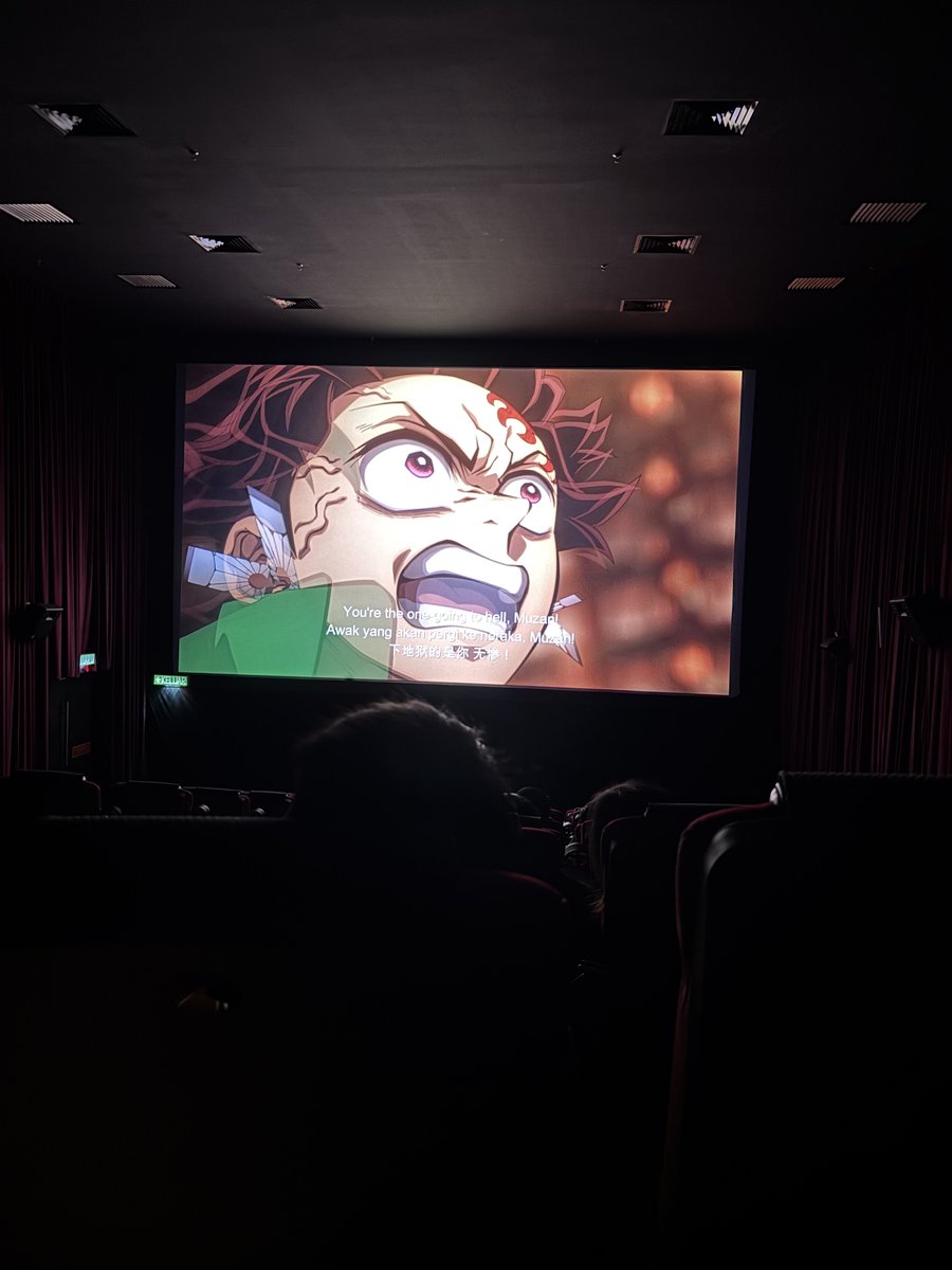 adrence's tweet photo. Epic night. Epic anime. Keep on #SMILING! https://t.co/exGkafCHrv