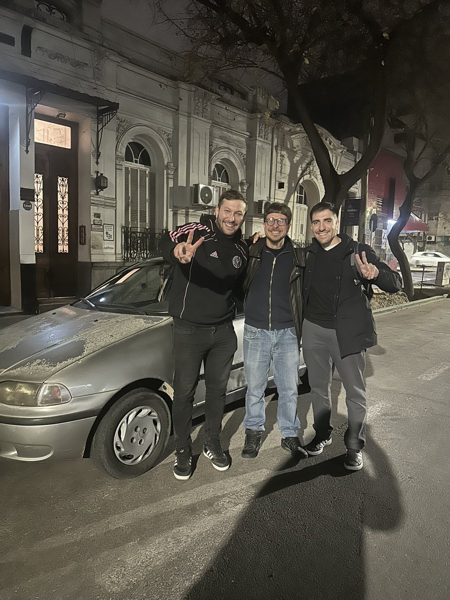 mochifede's tweet image. Estos compañeros le ganaron una interna la semana pasada al PJ histórico de Junín (Mendoza) recorriendo el municipio con un Palio en VENTA, puerta a puerta, con un primer candidato de 30 años y una segunda candidata de 19 años. Y te quieren vender que murió el peronismo.