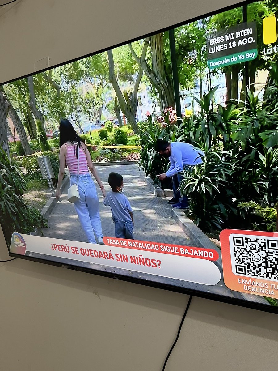 oajack__'s tweet photo. En la sierra y selva, muchos niños crecen sin educación y bajo abusos. En un país que está lleno de delincuencia y corrupción, donde la maternidad se ve como obligación y muchos hombres creen que la paternidad es pasar pensión. ¿Sorprende que los jóvenes no quieran tener hijos? https://t.co/biDKnQD2HG