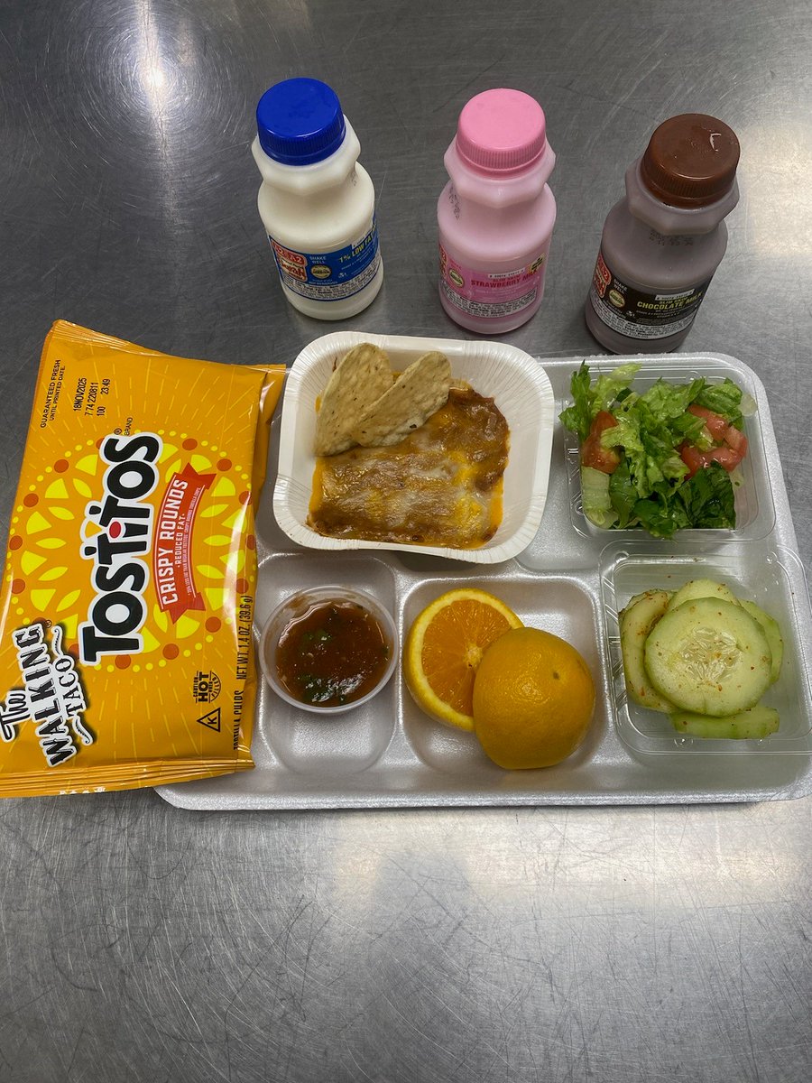 Delicious meal for our Mustangs!!

Delicious Bean and Cheese Dip with Tostitos.
Crispy lettuce and tomato, cucumber with tajin and juicy oranges!!
And lastly...  milk choices!
A complete and nutritious lunch !!

#SISD #ALLIN

#TheNextChapterIsOurs