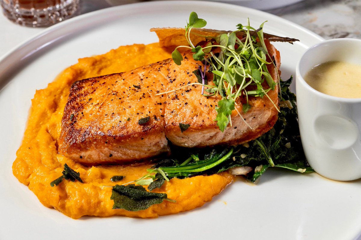 Pan-seared perfection meets butternut bliss 🧡