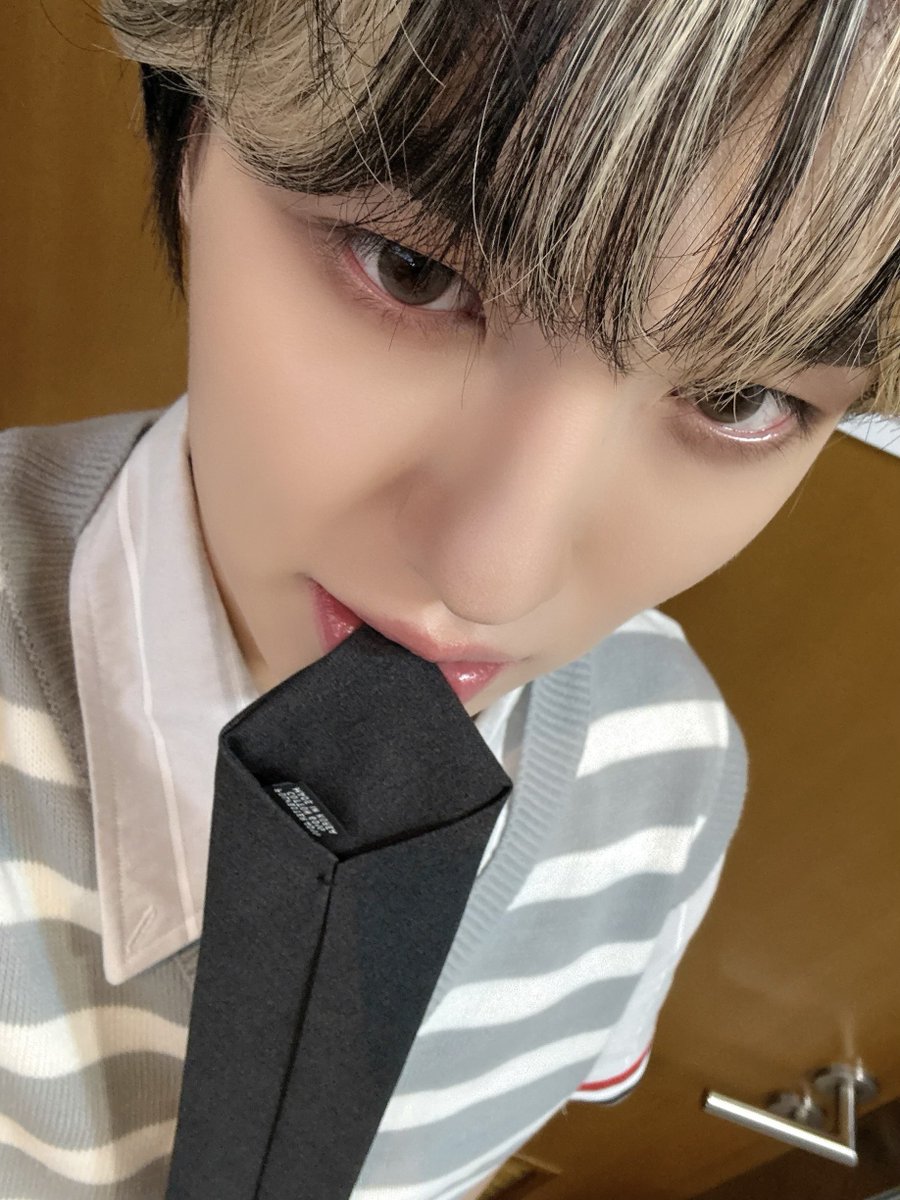 이펙뜨😼

#EPEX #이펙스 #AYDEN #에이든