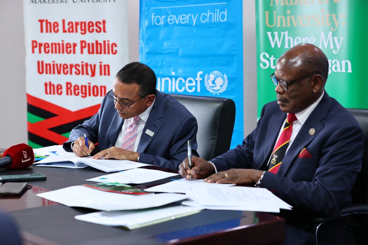 UNICEF Uganda (@unicefuganda) on Twitter photo It’s official! ✍️
<a href="/UNICEFUganda/">UNICEF Uganda</a> & <a href="/Makerere/">Makerere University</a> have signed a memorandum of understanding to:
📊 Advance child-focused research
🎓 Expand research & training initiatives
🔵Foster student leadership in child rights
🤝 Technical capacity exchange & deeper collaboration among others It’s official! ✍️
<a href="/UNICEFUganda/">UNICEF Uganda</a> & <a href="/Makerere/">Makerere University</a> have signed a memorandum of understanding to:
📊 Advance child-focused research
🎓 Expand research & training initiatives
🔵Foster student leadership in child rights
🤝 Technical capacity exchange & deeper collaboration among others