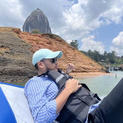 Ronnytroya29's tweet photo. #NuevaFotoDePerfil https://t.co/eeF81wxKP8