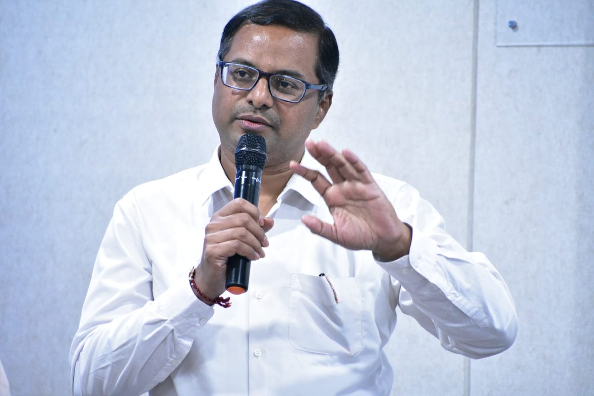 Honoured to grace the दीक्षा Aarambh 2025 at Narnarayan Shastri Institute of Technology, affiliated to <a href="/NFSU_Official/">NFSU</a>.

"From the first ray of knowledge, a new future begins" - a journey where young minds are inspired to #explore,  #innovate, and #lead with purpose.

May our