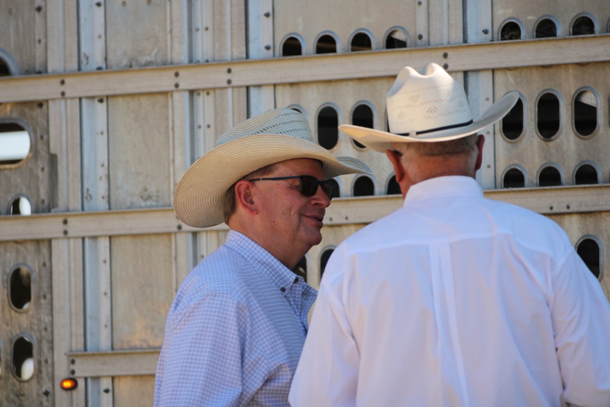 34 years in, and still doing what he does best — working for the American rancher. 

Superior rep Jim Davis is out shipping cattle and serving his customers with the same dedication he’s had since day one.

That’s #TheSuperiorWay.