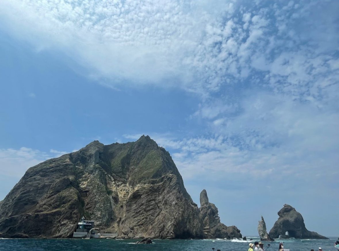 Dibo on farcaster (✸,✸) (@hoon11221) on Twitter photo 광복 80년을 맞이하는 광복절입니다.
아직 과거사 문제가 제대로 해결 되지 않았지만 변함없이 독도는 우리땅입니다. 🇰🇷
독도경비대 근무하시는 경찰 여러분들 늘 고생 많으십니다 !
---
<a href="/irys_xyz/">Irys (✧ᴗ✧)</a> 는 데이터를 저장하는 것을 넘어 실행 가능한 자산으로 만드는 프로그래머블 데이터체인입니다. 광복 80년을 맞이하는 광복절입니다.
아직 과거사 문제가 제대로 해결 되지 않았지만 변함없이 독도는 우리땅입니다. 🇰🇷
독도경비대 근무하시는 경찰 여러분들 늘 고생 많으십니다 !
---
<a href="/irys_xyz/">Irys (✧ᴗ✧)</a> 는 데이터를 저장하는 것을 넘어 실행 가능한 자산으로 만드는 프로그래머블 데이터체인입니다.