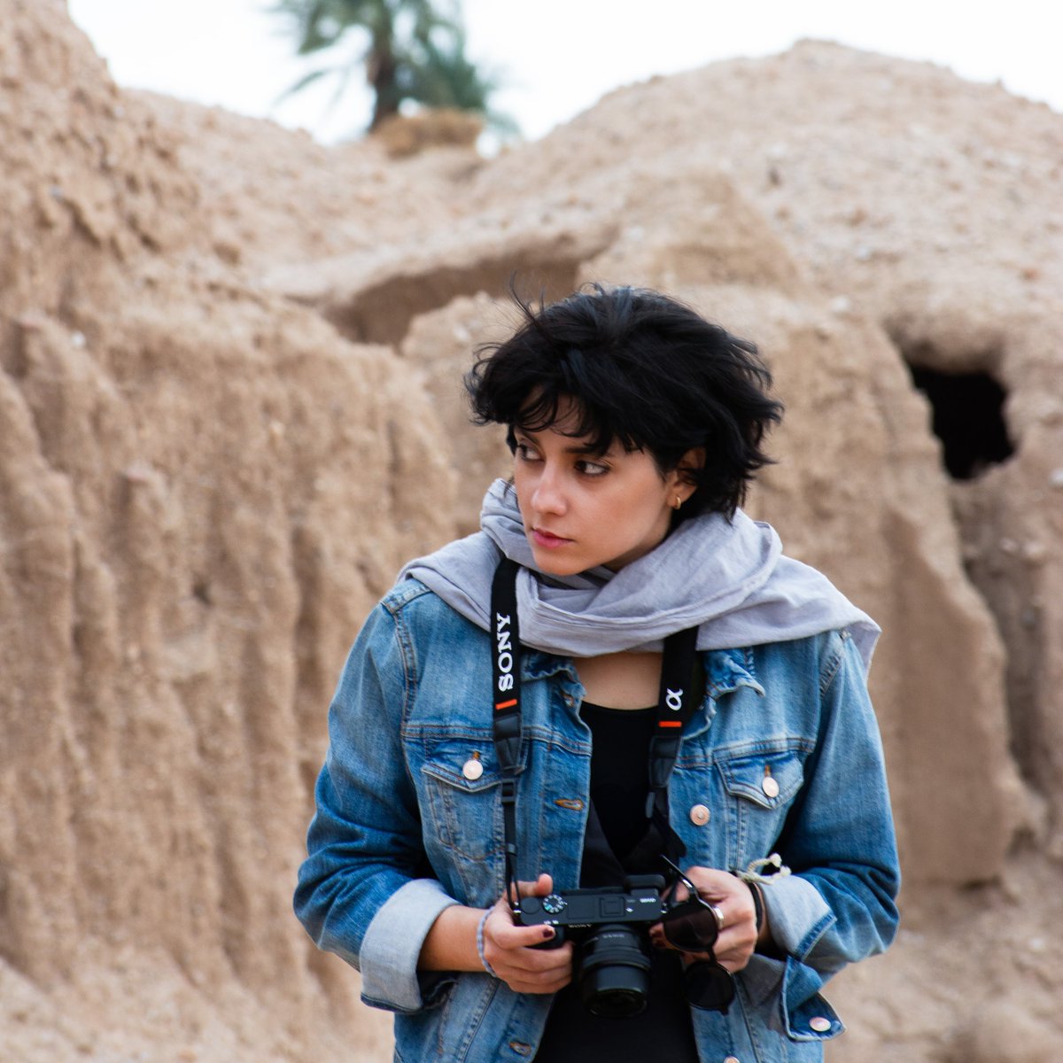 1/9
I was born a refugee. Photography was my survival. Web3 was my liberation.

A thread on how I found my voice. 🧵

My name is Aman. I grew up in Afghanistan witnessing gender discrimination &amp; human rights violations. That pain became my fuel, and my camera became my voice.