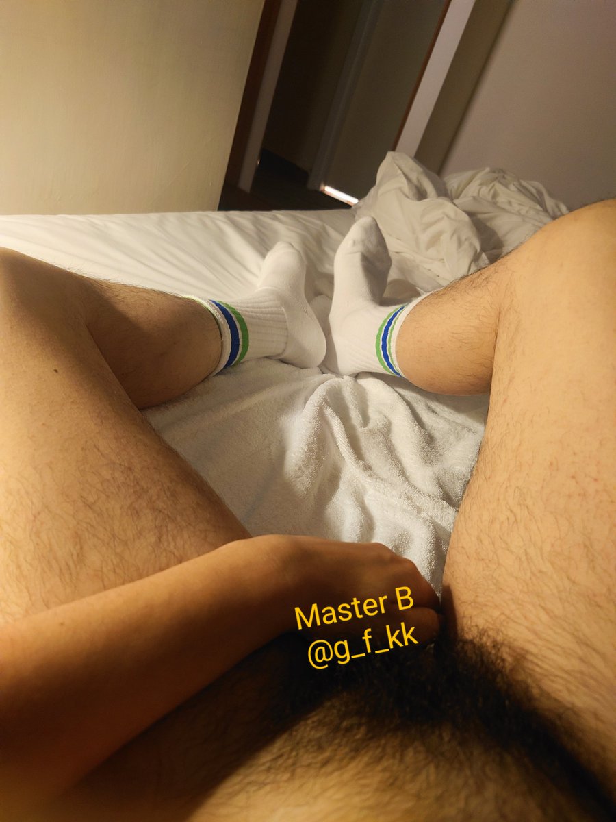 晚安，奴隸們！
Good Night. Fags!
#深夜食堂 #白襪 #Socks #LikeandRXForMore  #主奴 #bdsm