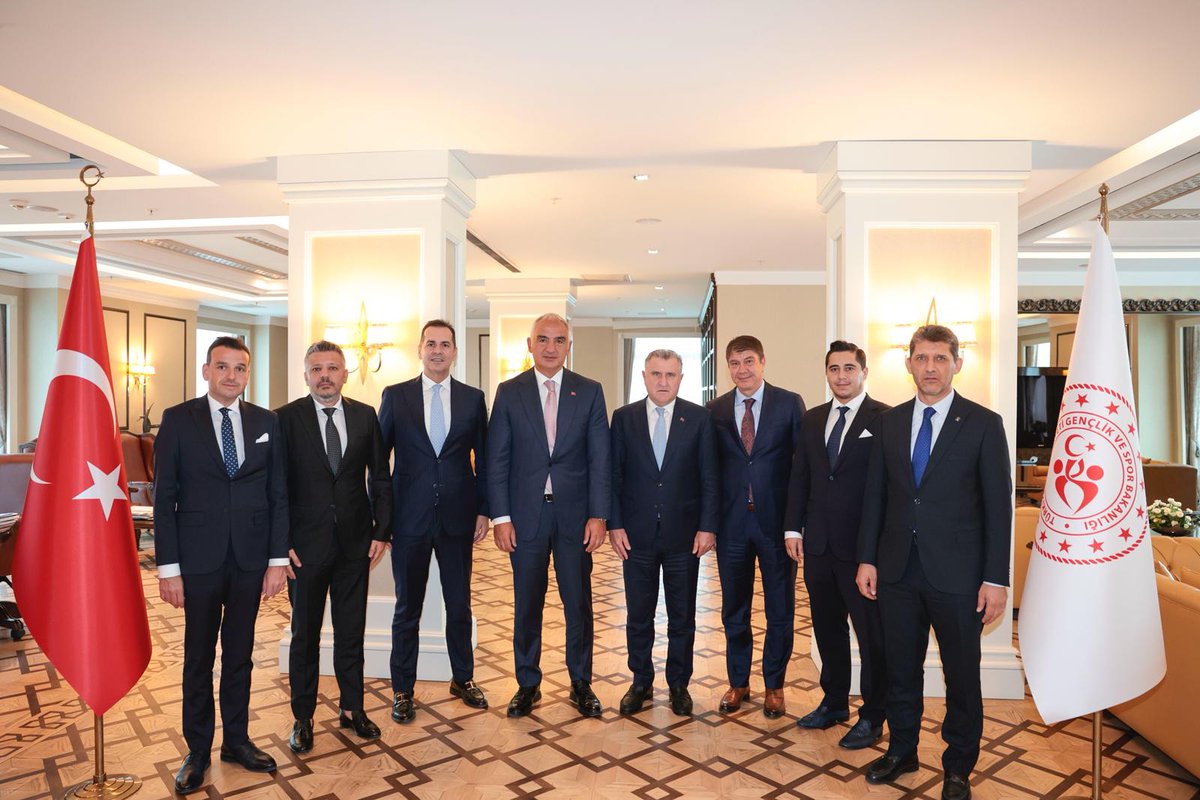 Menderes Türel (@menderesturel) on Twitter photo Kültür ve Turizm Bakanımız <a href="/MehmetNuriErsoy/">Mehmet Nuri Ersoy</a> <a href="/MevlutCavusoglu/">Mevlüt Çavuşoğlu</a> Bakanımız, AK Parti İl Başkanımız <a href="/alicetin_07/">Ali Çetin</a>, Antalyaspor Başkanımız <a href="/RizaPercin/">Rızaperçin</a> ve yönetimi ile birlikte Gençlik ve Spor Bakanımız <a href="/OA_BAK/">Dr. Osman Aşkın Bak</a>’ı ziyaret ettik.
Ev sahipliği ve misafirperverliği için teşekkürlerimizle. Kültür ve Turizm Bakanımız <a href="/MehmetNuriErsoy/">Mehmet Nuri Ersoy</a> <a href="/MevlutCavusoglu/">Mevlüt Çavuşoğlu</a> Bakanımız, AK Parti İl Başkanımız <a href="/alicetin_07/">Ali Çetin</a>, Antalyaspor Başkanımız <a href="/RizaPercin/">Rızaperçin</a> ve yönetimi ile birlikte Gençlik ve Spor Bakanımız <a href="/OA_BAK/">Dr. Osman Aşkın Bak</a>’ı ziyaret ettik.
Ev sahipliği ve misafirperverliği için teşekkürlerimizle.