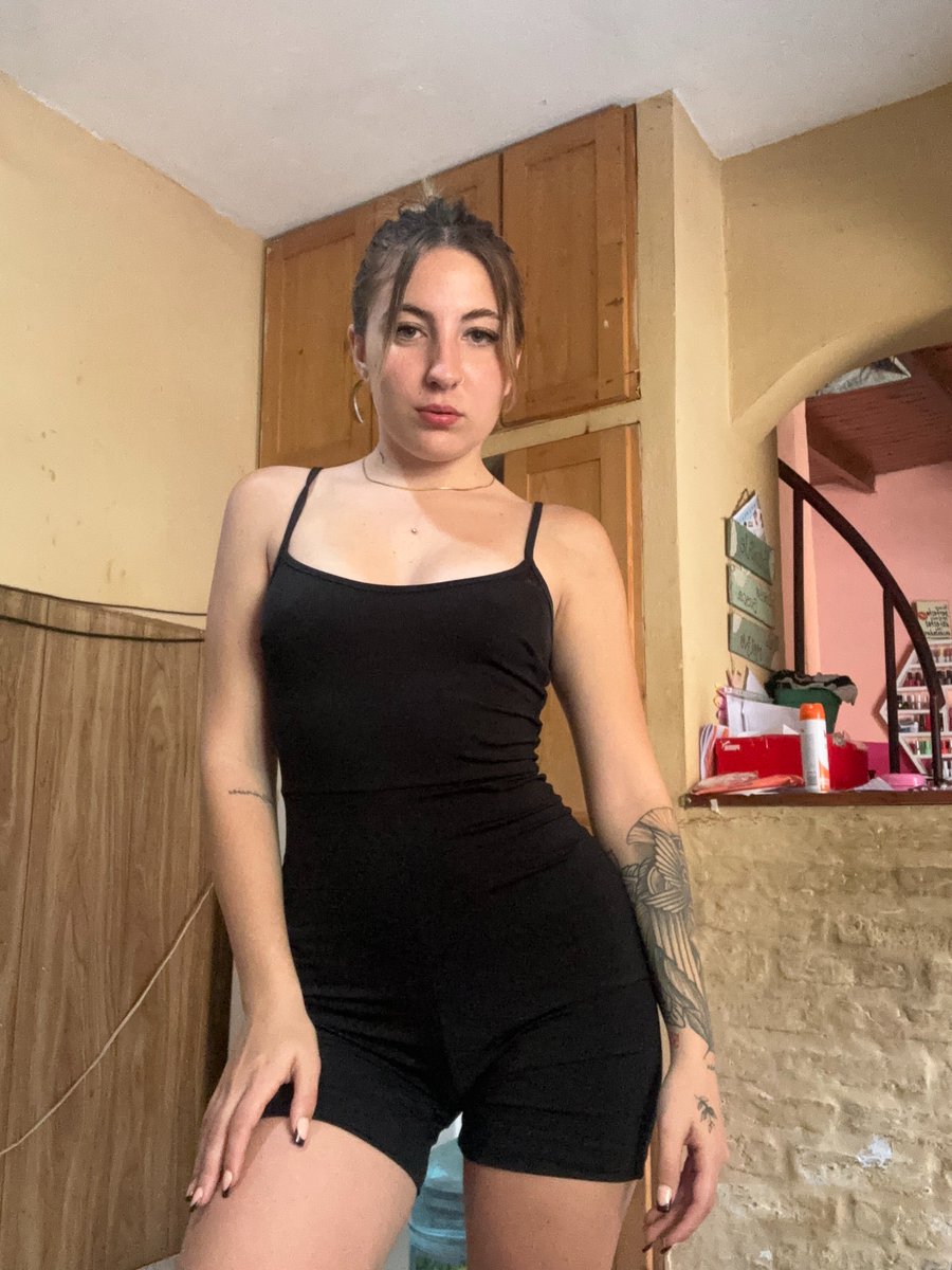 Want some thrill in your life? I’m the girl who’ll keep you excited and out of your comfort zone. If you like to play it safe, this isn’t for you. DM me! 😊📷