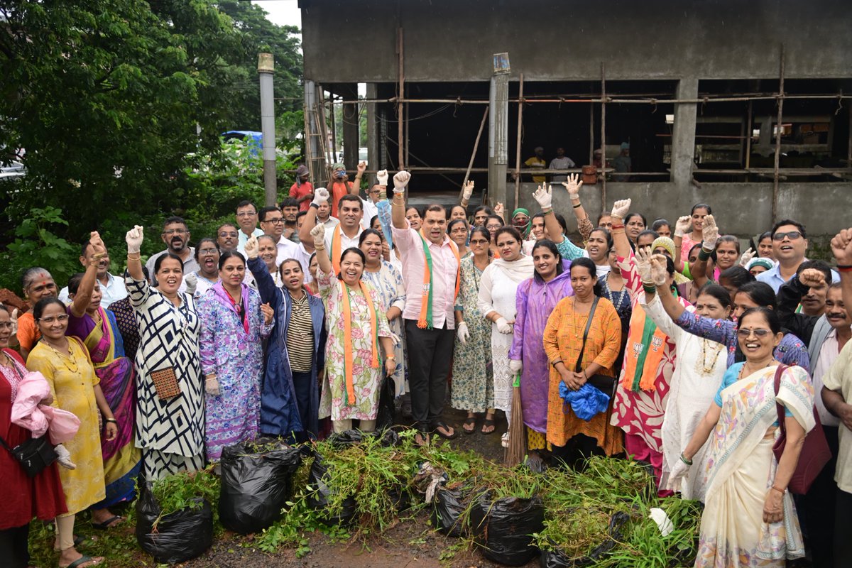 RohanKhaunte's tweet photo. Cleanliness is next to Godliness and we take the message forward engaging in Cleanliness Drive at Sarvajanik Ganeshotsav Mandap, Penha De Franca, under the aegis of BJP Porvorim Mahila Morcha as part of the #SwachhataHiSeva campaign on the occasion of #HarGharTiranga.

#SwachhTreeth