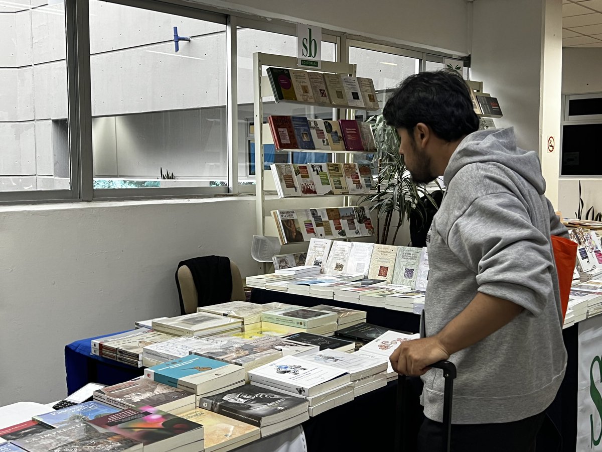¿Qué #LibroCIESAS te gustaría tener? 
Encuentra parte de nuestro catálogo editorial en la 17 Feria del Libro Antropológico del <a href="/iiaunam/">Instituto de Investigaciones Antropológicas - UNAM</a>.
Te esperamos hoy y mañana. 📚