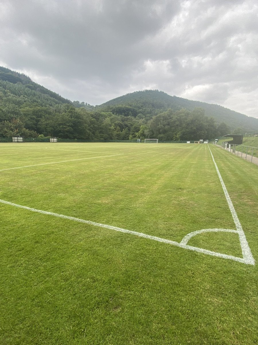 ⚽️⚽️⚽️

Looking forward to seeing last years successful U16s side step into Under 18s this evening facing a tough friendly on the welfare vs Treharris Ath

Good luck lads 🖤🤍

#AUFC