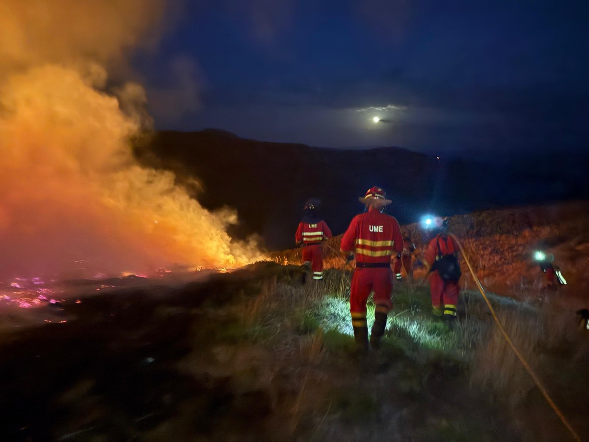 Desde aquí queremos agradecer y alentar a los servidores públicos que están en estos momentos luchando contra los incendios forestales que afectan a España.
<a href="/interiorgob/">Ministerio del Interior</a> <a href="/guardiacivil/">Guardia Civil</a> <a href="/UMEgob/">UME</a> Bomberos Forestales; <a href="/proteccioncivil/">Protección Civil</a>; Consorcios de Bomberos; Comunidades Autónomas etc