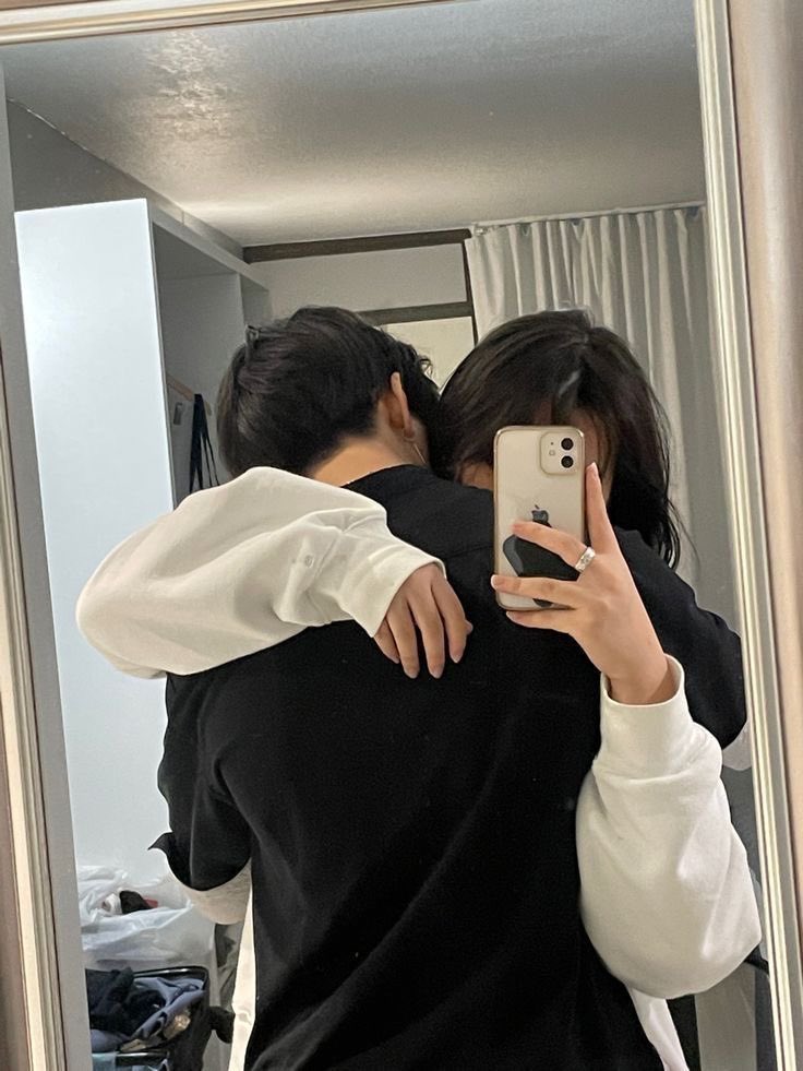 jiminszi's tweet photo. dia do meu anjinho, do garoto mais fofo que já conheci, do amor da minha vida. Feliz aniversário, príncipe, obrigada por fazer dos meus dias muito mais felizes. Te amo para todo o sempre 🤍 https://t.co/5TQo1dV8mh