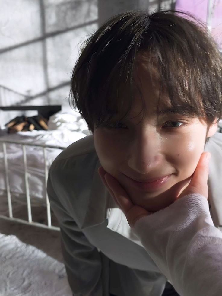 jiminszi's tweet photo. dia do meu anjinho, do garoto mais fofo que já conheci, do amor da minha vida. Feliz aniversário, príncipe, obrigada por fazer dos meus dias muito mais felizes. Te amo para todo o sempre 🤍 https://t.co/5TQo1dV8mh