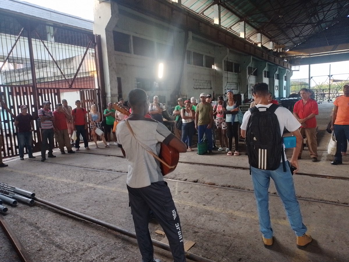 En nuestro centro se rinde homenaje al Comandante Eterno de la Revolución Fidel Castro Ruz, en el 99 aniversario de su natalicio, el legado de sus hazañas estará en nuestros corazones por siempre.#VivaFidel