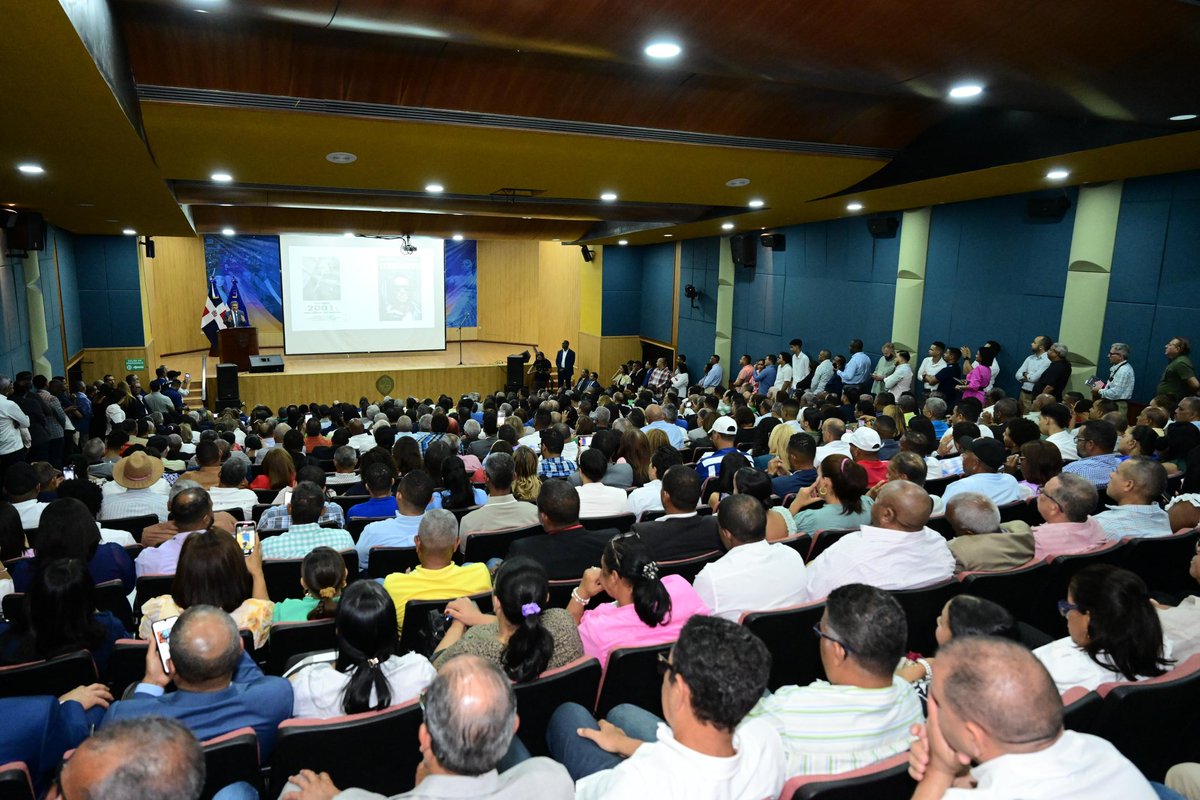 faraujo01's tweet image. La Inteligencia Artificial está transformando la vida de la gente, proclama el presidente @LeonelFernandez, en el marco de una magnífica conferencia sobre la IA y Educación Superior dictada en la Capital. @FPcomunica @Adonaidamedina @OmarLFernandez @margaritacdf @radhamesjimenez