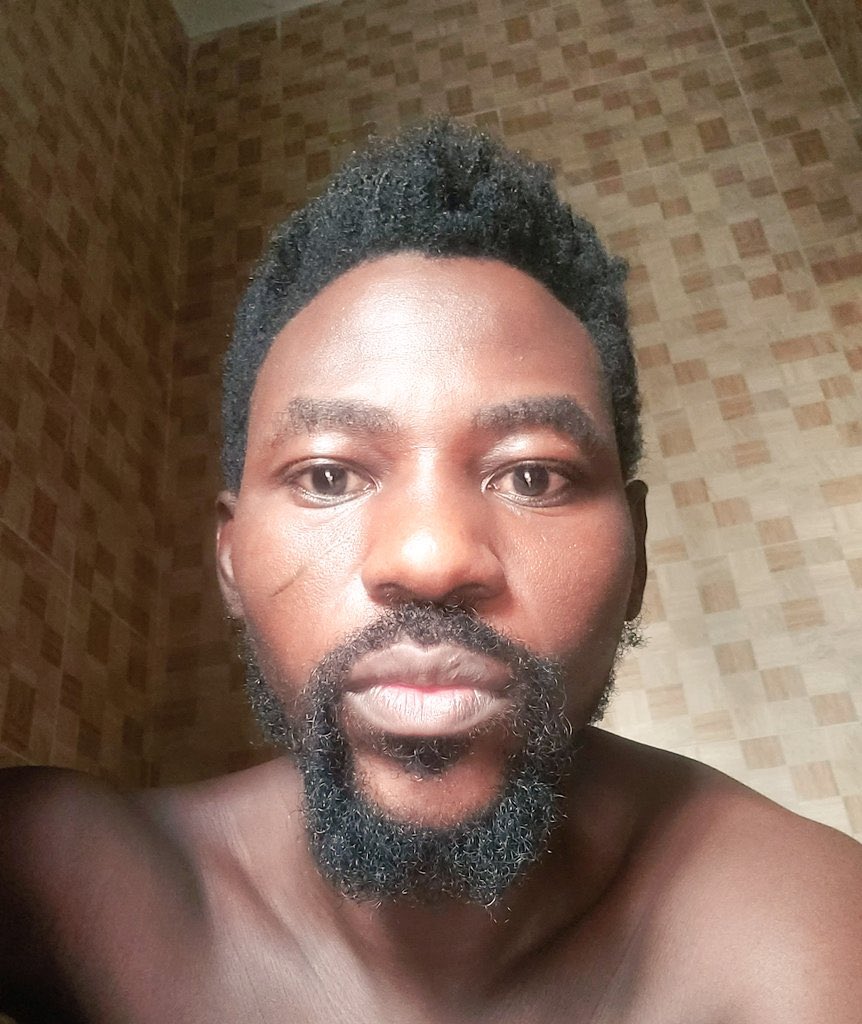 Yourfavboy495's tweet photo. Weed didn’t just slow my mind. It dimmed my face.
The first picture was me a years days before quitting. I thought I was “chilling,” but I was just tired, in my body, my skin, my eyes, my brain, my oesophagus. Now look how fresh I am after quitting weed, thank you Lord Jesus😪🙏 https://t.co/VlG3ADwxHz