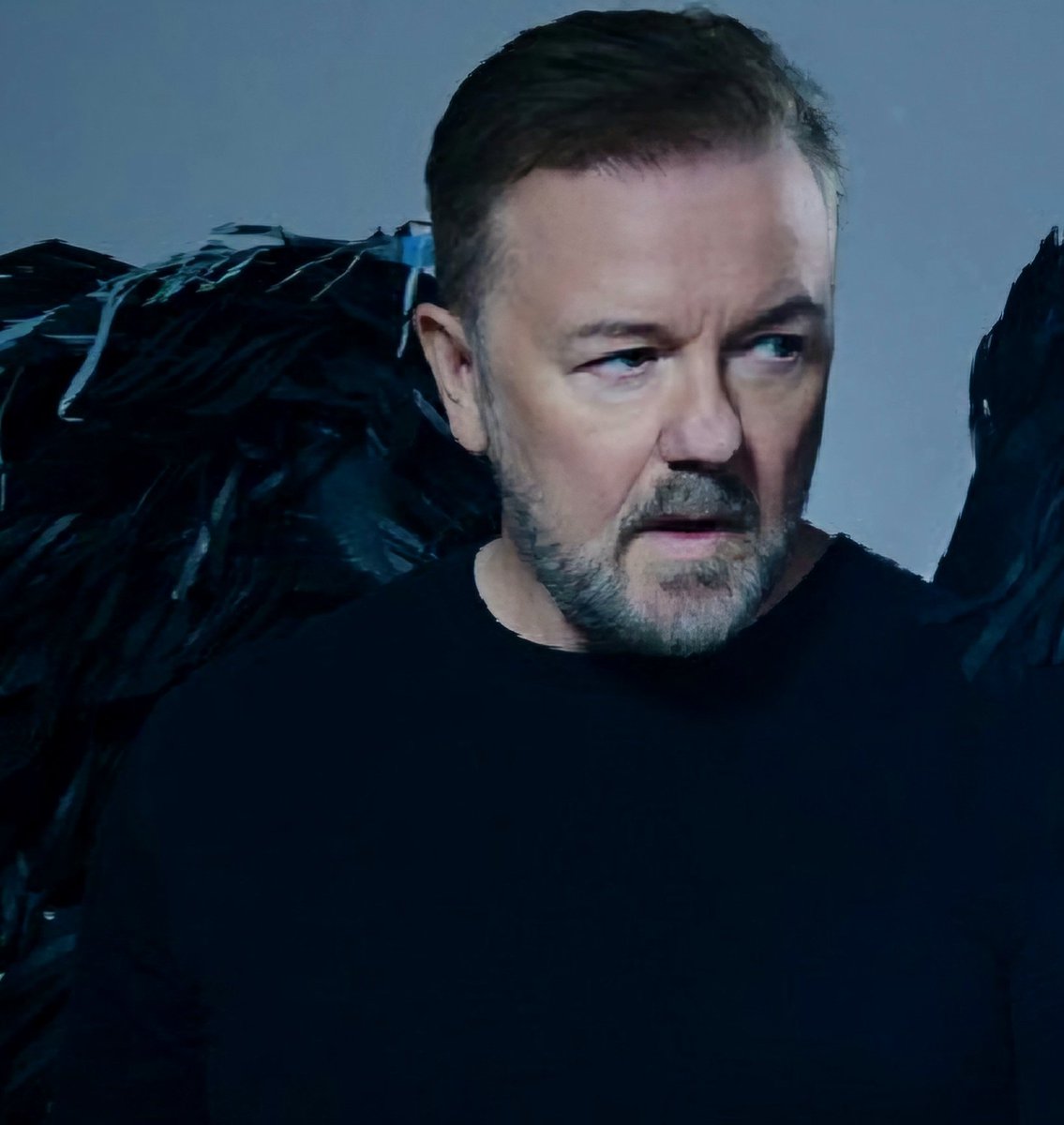 TO_ScotlandYard's tweet image. Was that @rickygervais I just saw at the #DistilleryTO in Toronto just now?