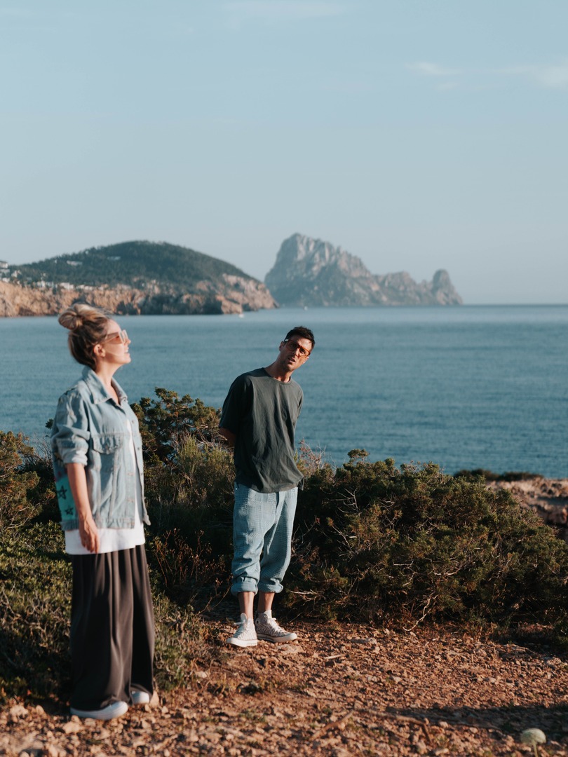 August’s giving us the gift of time 🕰️ A few weeks off tour = more music made in one week than the last few months 🙏🏼 New surprises coming soon 🧡

📸 <a href="/keiponja/">Kei Scampa</a>