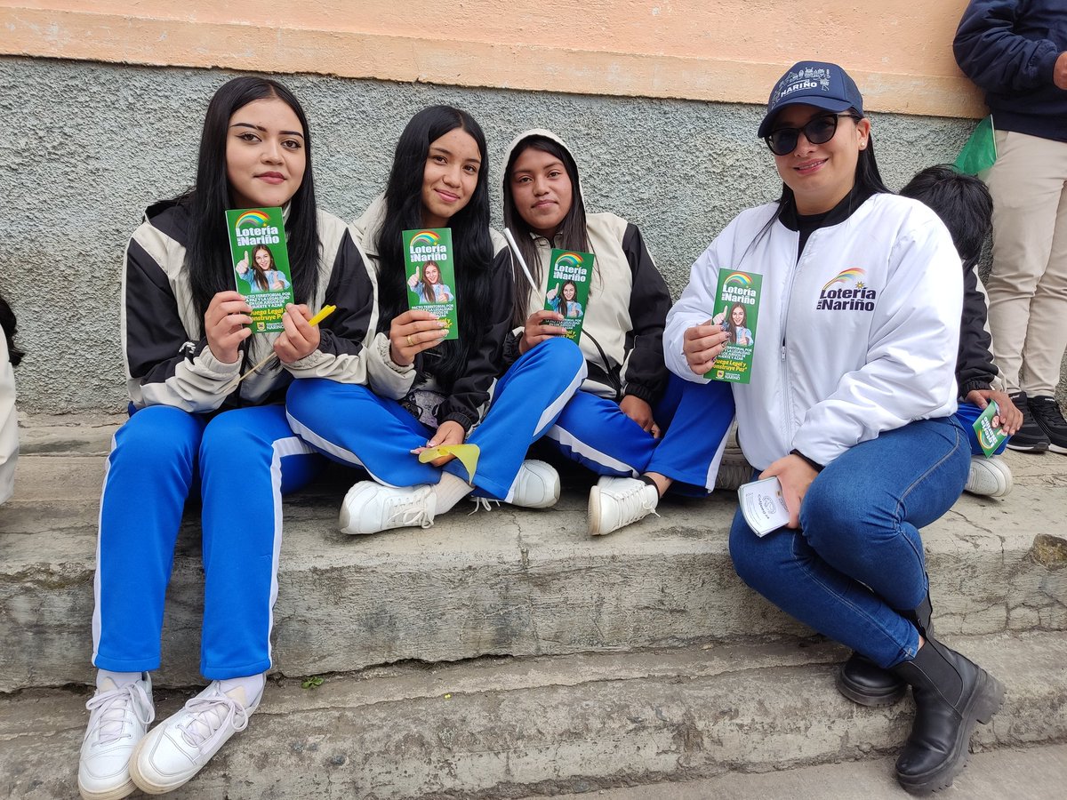 loteriadenarino's tweet photo. Segundo día de la 9ª #VueltaANariño y seguimos recorriendo el departamento con nuestra campaña Juega Legal y Construye Paz. Hoy llegamos a #Yacuanquer para hacer pedagogía con su gente sobre la transparencia en los juegos de suerte y azar.
@ColjuegosCo
@gobnarino
@LuisAlfonsoEsc https://t.co/RvJLpmTvjB