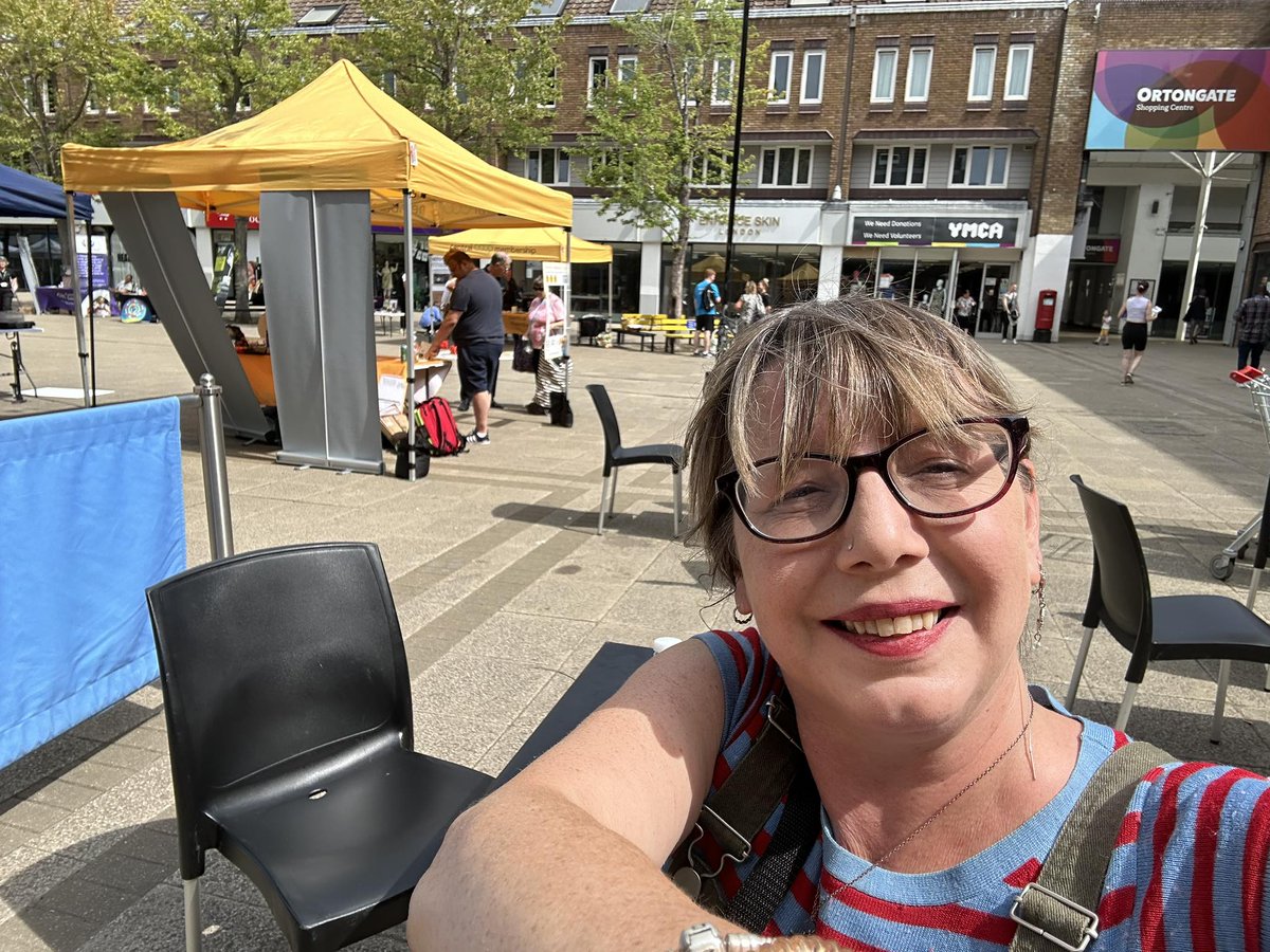 Cllr Nicola Day: ‘Great to attend the health and wellbeing event organised by the cooperative today.
Lots of stall and people coming to take a look and get bikes repaired.
Wonderful day for it.’
