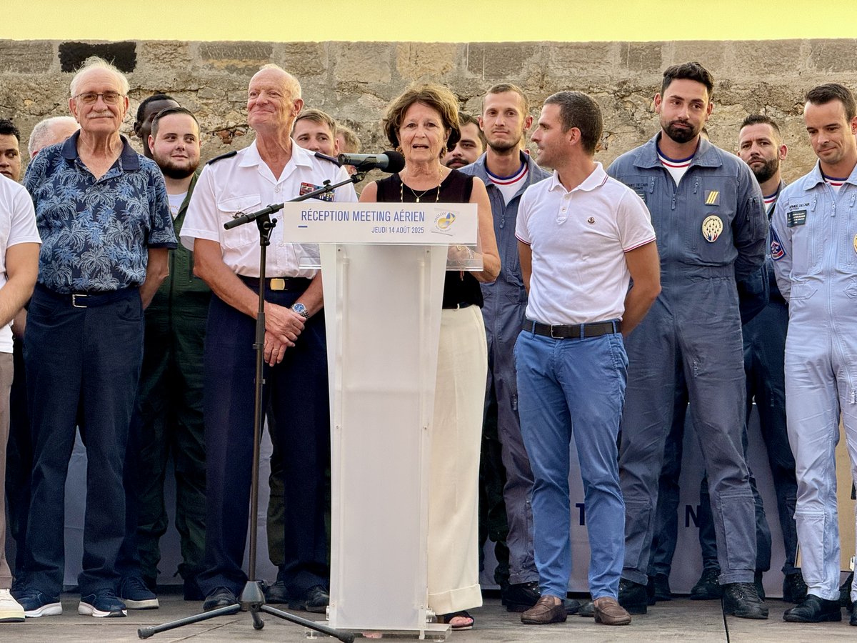 ✈️ L’esprit du 15 août plane déjà sur #Toulon 🇫🇷

Ce soir, dans le cadre exceptionnel de notre Tour Royale, j’ai eu le plaisir de recevoir, entourée de mon adjoint à l’évènementiel, Christophe Moreno, et de nombreux élus de mon équipe municipale, l’ensemble des pilotes,