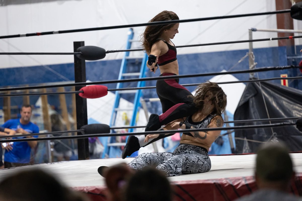 PersiaPierce's tweet photo. Beast mode: Activated
📸: JRT Photography
#prowrestling #wrestling #beastmode #kneestofaces #womenswrestling❤️ #fighter #athlete #taporsnap #submissionqueen https://t.co/vmXolayCQ4
