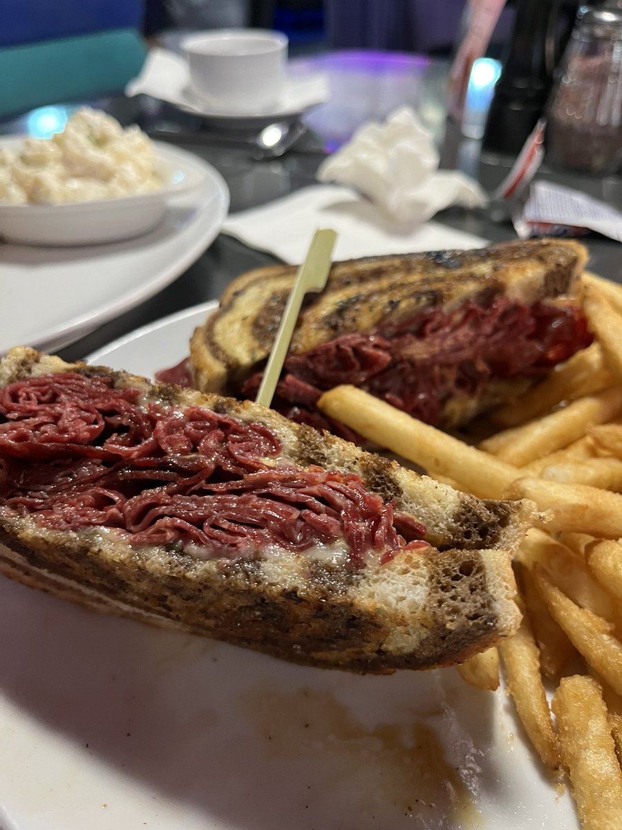 It’s Katiebug from the Bridge 🐶🌈
My old people went to Peppermill today and pigged out. 😋
Daddy had to eat one handed but good news…he didn’t drop food all over himself.
No report on Mommy’s messiness though 🙄