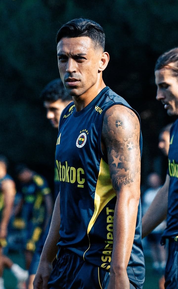 💥Tüm Fenerbahçelileri takipleşmeye davet ediyorum.

💛 Yorumlara GT yaz bu gönderiyi paylaş ve BEĞENİ +FAV yap 

💙Beni Takip edenlere geri dönüş yapıyorum.