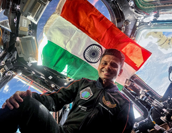 Happy 79th Independence Day 🇮🇳🇮🇳🇮🇳
May our Tricolour continue to fly high, be it on Earth or beyond...