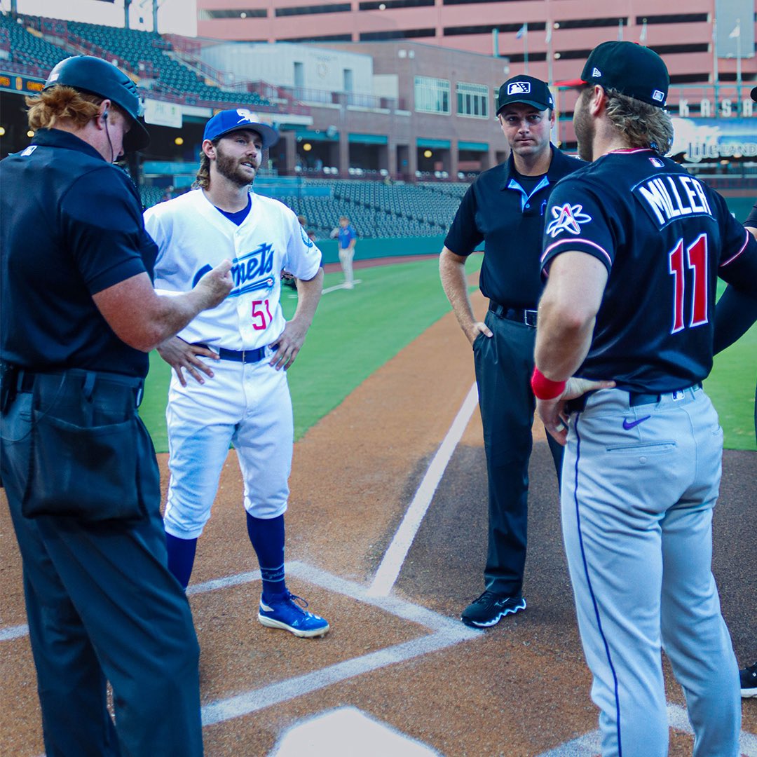 OKC_comets's tweet photo. Meet the Millers! 

🤝 @ABQTopes https://t.co/NdTD2uu84n
