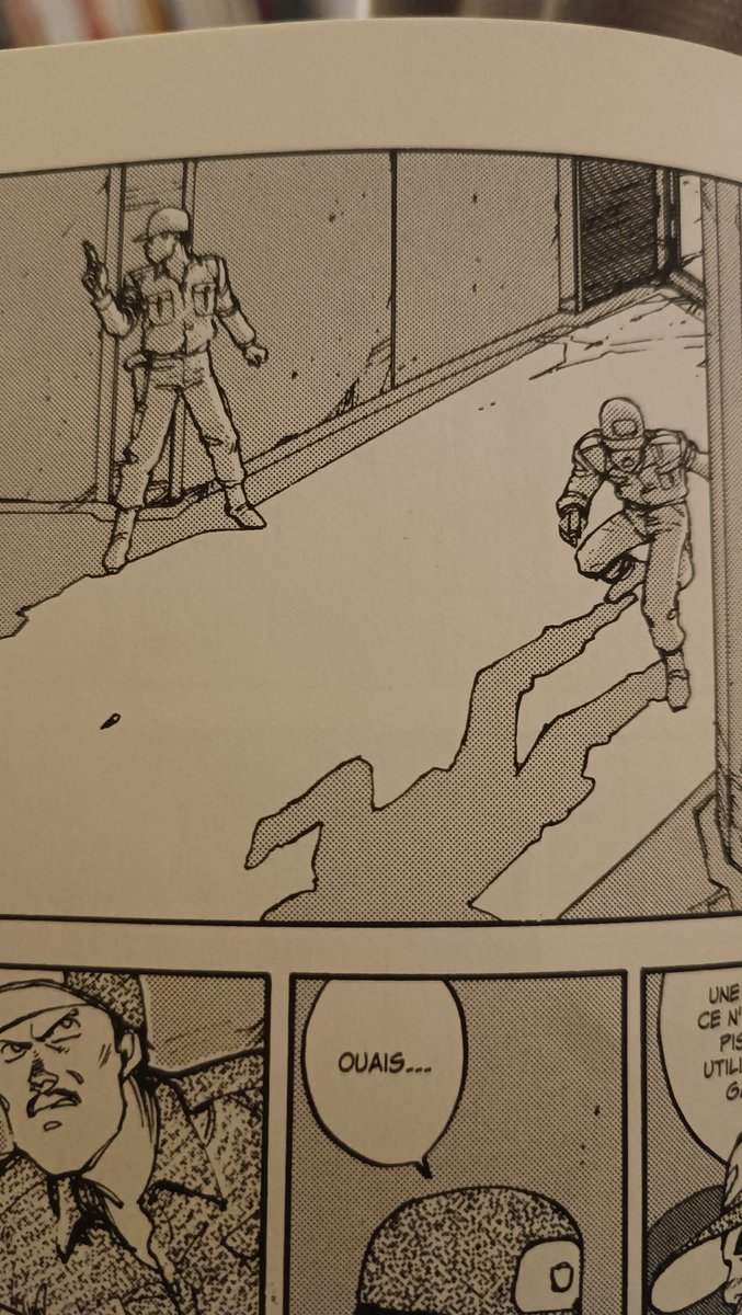 C'est vraiment trop bien qu'il fonce rarement ses pages et que les ombres soient aussi légères à la trame, ça rend tellement les pages digestes 
Et les passages nocturnes sont vraiment sombres, jamais de doute sur l'ambiance lumineuse représentée