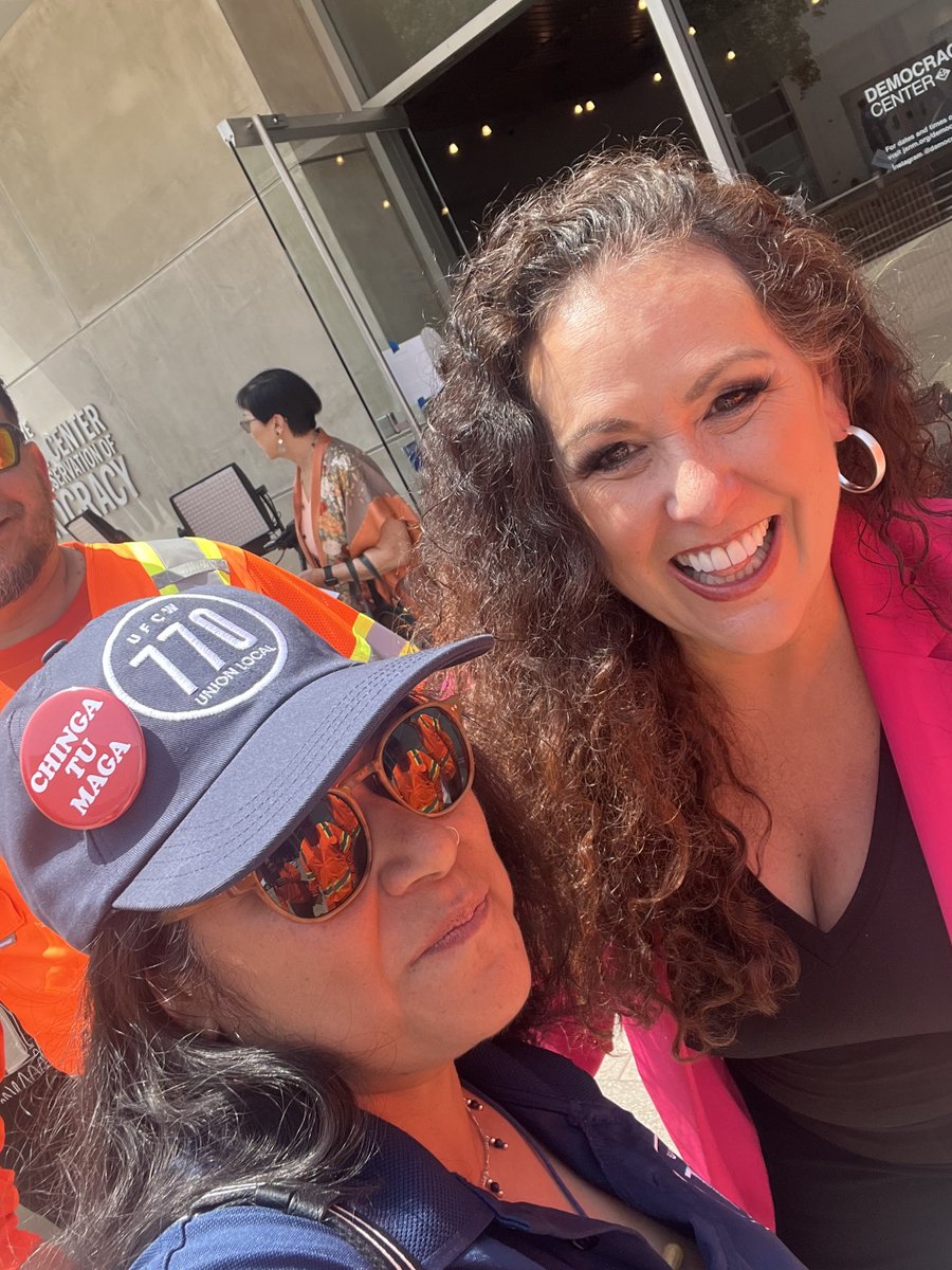 UFCW770's tweet image. Local 770 members joined @CaliforniaLabor president Lorena Gonzalez and other labor leaders and rank-and-file members at @CAgovernor press conference today announcing California's fight to defend our democracy. We're not backing down!

#UnionStrong #770Strong #1u