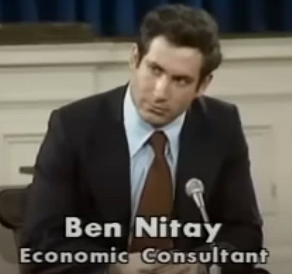 Huch, warum hat er seinen Nachnamen 3x ändern müssen!?