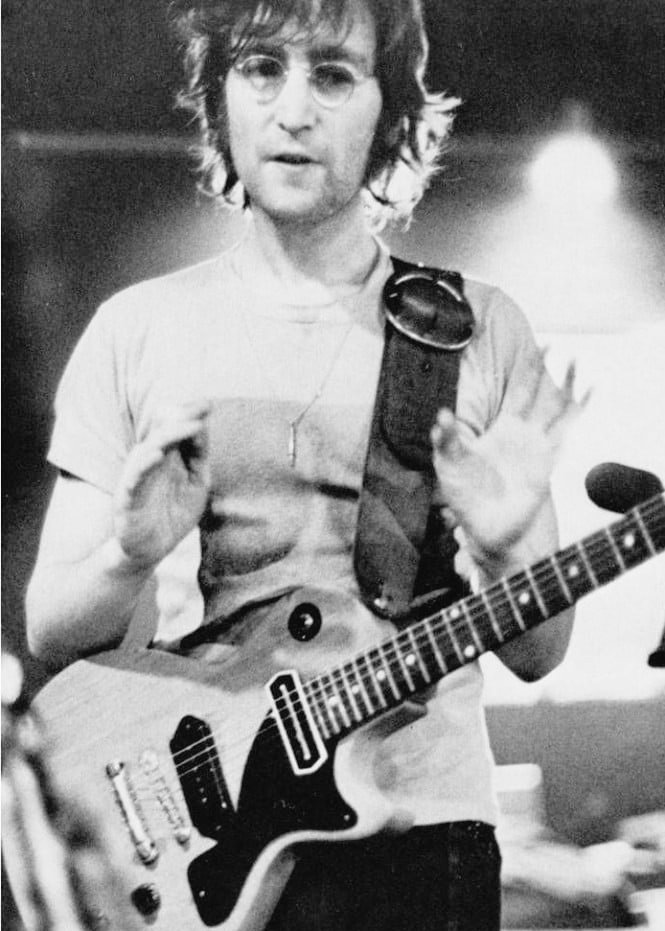 john lennon rehearsal at butterfly studio (august 21, 1972)

© bob gruen