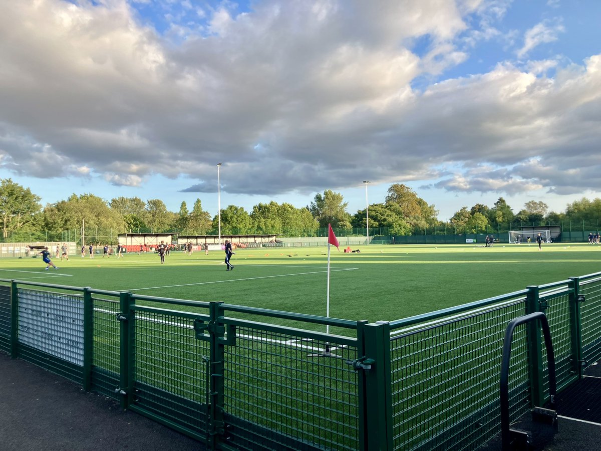 THE HENDON HOPPER©️🏴💚💚🤍🤍 tweet media