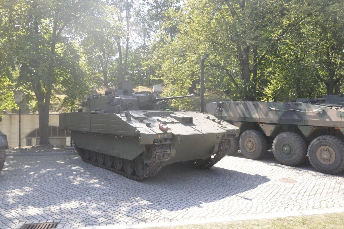 RyszardJonski's tweet image. General Dynamics Land Systems UK and the British Army brought the Ajax Combat Reconnaissance Vehicle to Warsaw for Polish Army Day celebrations. 
The Ajax is being presented in Poland for the first time and this  is linked to GDLS UK's offer for the Polish Heavy IFV program.…